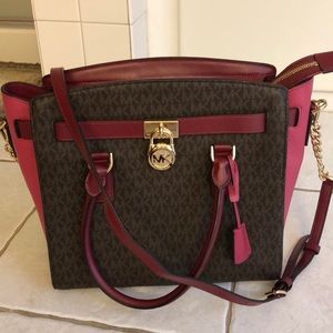 Michael Korea purse